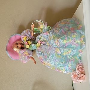 Beautiful Springtime Barbie - Vintage
